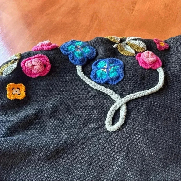90s Vintage CHUNKY 3D Crochet Flower Sweater Victoria Harbour Sz L Grandmacore - Picture 11 of 12